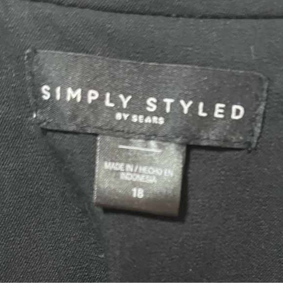 Simply Styled Black Women's Blazer. Size 18. - Picture 2 of 5